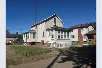 310 N Center Street, Uhrichsville, OH 44683 - Photo 1