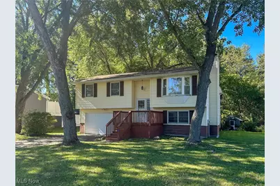 820 Cynthia Court, Niles, OH 44446 - Photo 1