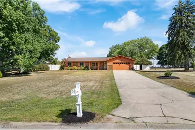 502 Valley Crest Drive, Mogadore, OH 44260 - Photo 1