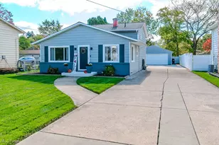 911 Lloyd Ave, Aurora, OH 44202 - Photo 1