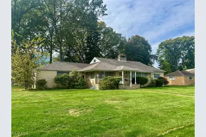 703 Melwood Drive NE, Warren, OH 44483 - Photo 1