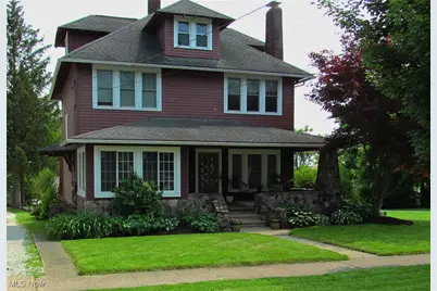 371 Broad Street, Wadsworth, OH 44281 - Photo 1