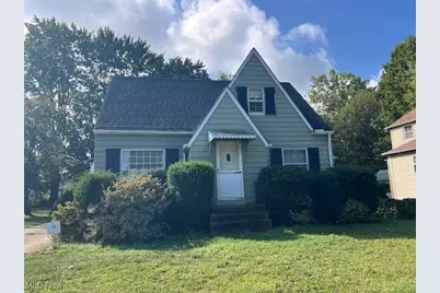 19400 Meredith Avenue, Euclid, OH 44119 - Photo 1