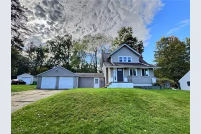 344 E Huston Street, Barberton, OH 44203 - Photo 1