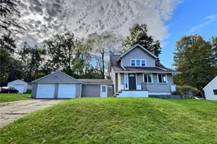 344 E Huston St, Barberton, OH 44203 - Photo 1