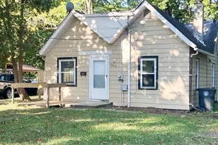 882 Carpenter St, Akron, OH 44310 - Photo 1