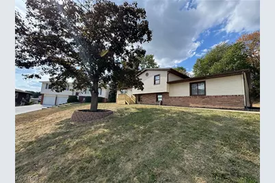 2840 Farmington Circle SW, Canton, OH 44706 - Photo 1