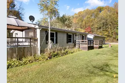 5666 Circlevale Street SE, East Canton, OH 44730 - Photo 1