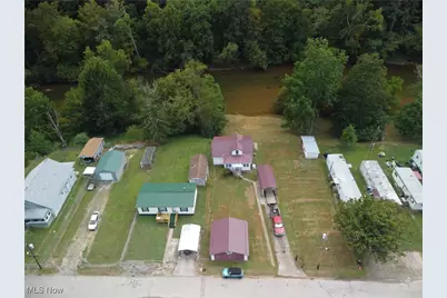 385 Center Street, Clay, WV 25043 - Photo 1