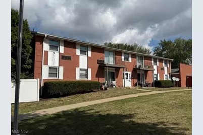 2705 38th Street NW #Apt E, Canton, OH 44709 - Photo 1