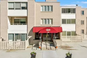 520 Meredith Ln, Cuyahoga Falls, OH 44223 - Photo 1