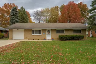 2215 Lynnwood Dr, Stow, OH 44224 - Photo 1