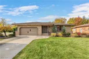 900 N Skyline Dr, Green Hills, OH 44131 - Photo 1