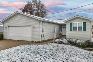 136 Cornerstone Dr, Marietta, OH 45750 - Photo 1