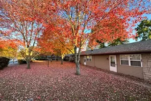 1826 Adams Ln, Zanesville, OH 43701 - Photo 1