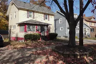 961 Lawton St, Akron, OH 44320 - Photo 1