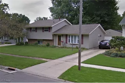 542 Georgetown Avenue, Elyria, OH 44035 - Photo 1
