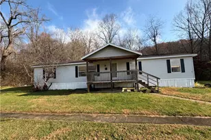 46 Crown Cir, Zanesville, OH 43701 - Photo 1