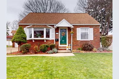 1521 Lakeside Avenue NW, Canton, OH 44708 - Photo 1