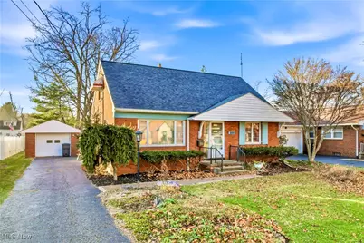 894 Eastland Avenue SE, Warren, OH 44484 - Photo 1