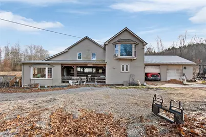 9204 Sandyville Road NE, Mineral City, OH 44656 - Photo 1