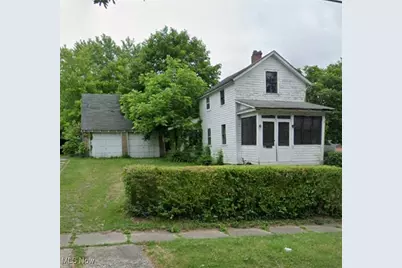 447 S Diamond Street, Ravenna, OH 44266 - Photo 1