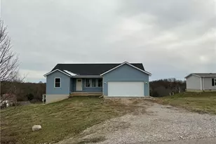 6153 Branch Circle Rd, Zanesville, OH 43701 - Photo 1