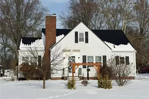 329 37th St NW, Canton, OH 44709 - Photo 1