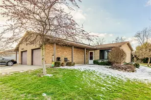 6807 Sun Valley Ave NE, Canton, OH 44721 - Photo 1