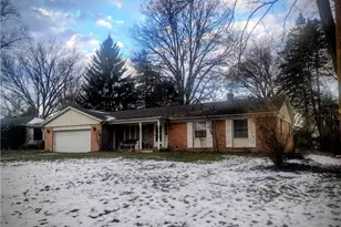 2415 Pennington St NW, Canton, OH 44709 - Photo 1