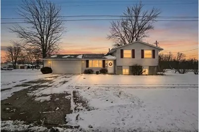 2703 W 40th Street, Lorain, OH 44053 - Photo 1