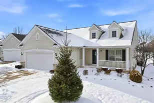 10290 Honeysuckle Ln, Grandview Heights, OH 44147 - Photo 1