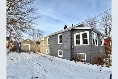 2325 Milton Street SE, Warren, OH 44484 - Photo 1