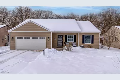 422 Crestview Avenue, Akron, OH 44320 - Photo 1