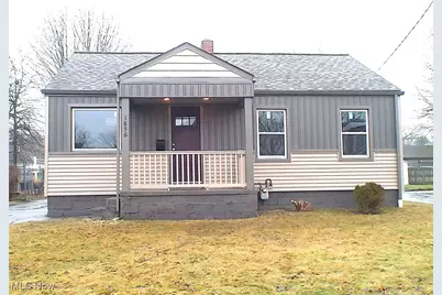 1856 Sheridan Avenue NE, Warren, OH 44483 - Photo 1