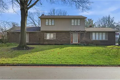 5610 Aspen Valley Avenue NE, Canton, OH 44721 - Photo 1