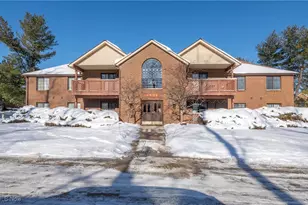 8621 Scenicview Dr, Grandview Heights, OH 44147 - Photo 1