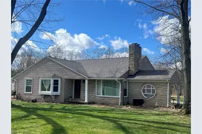 240 Warner Road, Hubbard, OH 44425 - Photo 1