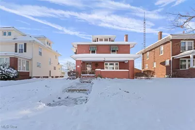 221 Bellflower Avenue NW, Canton, OH 44708 - Photo 1