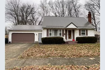 2015 Irene Avenue NE, Warren, OH 44483 - Photo 1