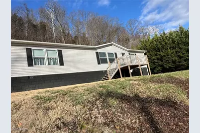 1119 Strawberry Road, St Albans, WV 25177 - Photo 1