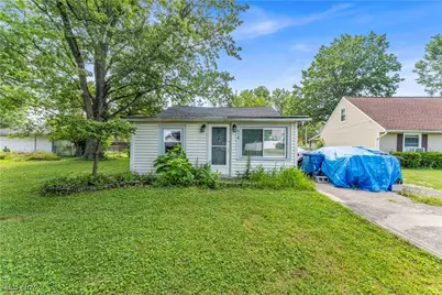 618 W Shore Boulevard, Sheffield Lake, OH 44054 - Photo 1