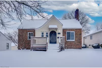 231 E Dresden Avenue, Akron, OH 44301 - Photo 1