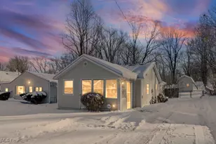 961 Crestline Dr, Akron, OH 44312 - Photo 1