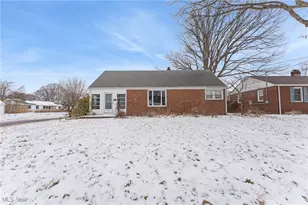 839 37th St NW, Canton, OH 44709 - Photo 1