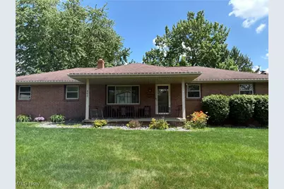 462 Oakridge Drive, Youngstown, OH 44512 - Photo 1