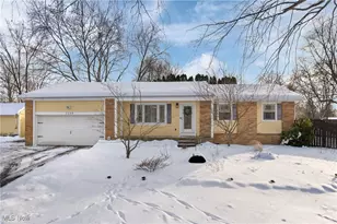 2248 Hivue Dr, Green, OH 44312 - Photo 1