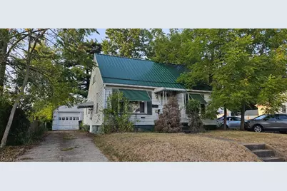 1049 McKinley Street NE, Warren, OH 44483 - Photo 1