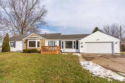 586 23rd Street NW, Massillon, OH 44647 - Photo 1