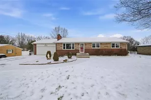 2525 Hollyview Ave NE, Canton, OH 44721 - Photo 1